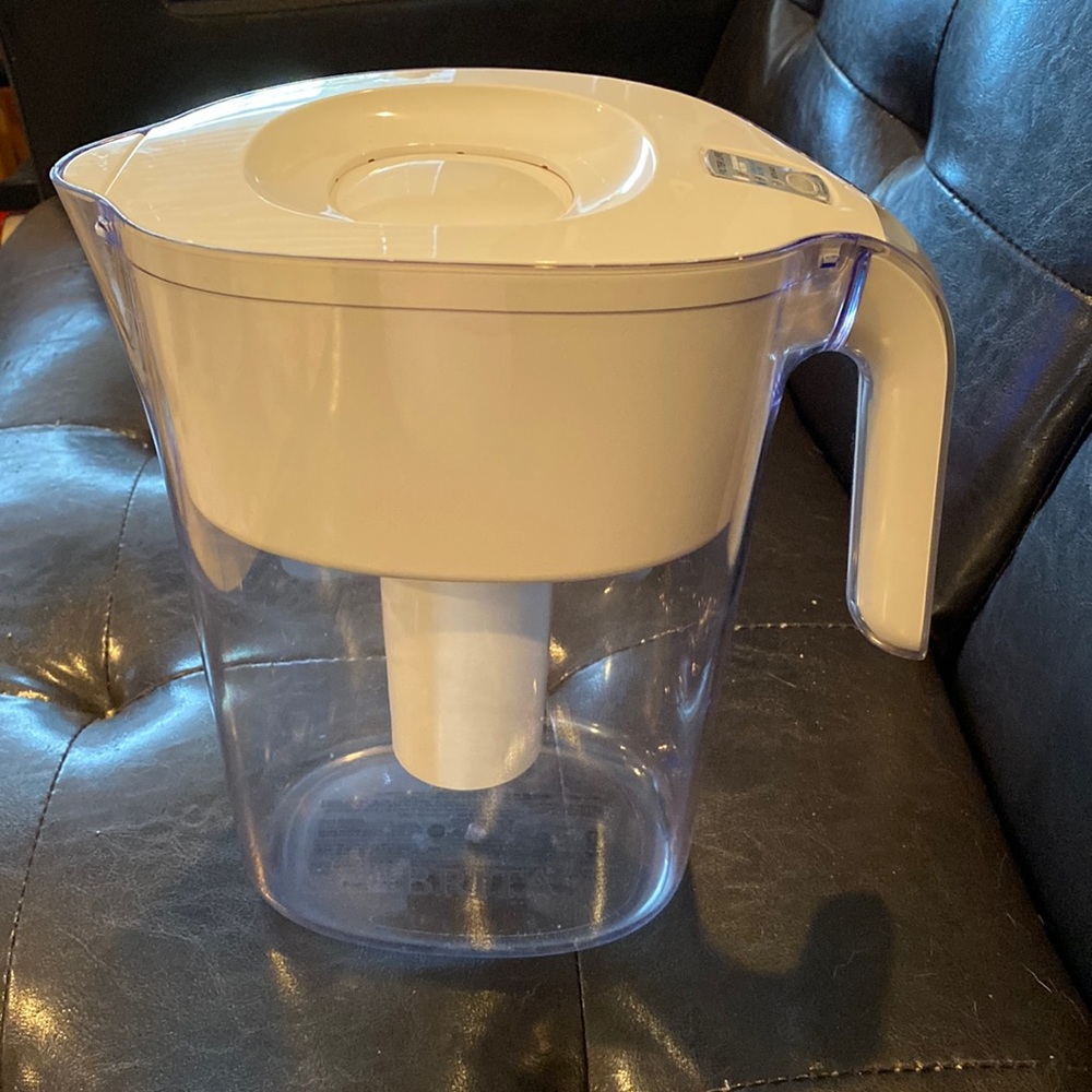 NWOT Brita White Water Pitcher Filter with 2 Extra Filters